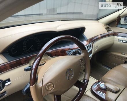 Черный Мерседес С Класс, объемом двигателя 3.5 л и пробегом 267 тыс. км за 9999 $, фото 21 на Automoto.ua