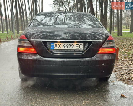 Черный Мерседес С Класс, объемом двигателя 3.5 л и пробегом 300 тыс. км за 6999 $, фото 4 на Automoto.ua