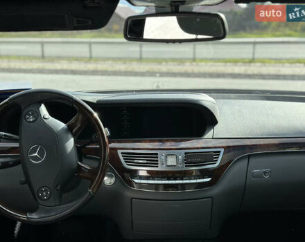 Черный Мерседес С Класс, объемом двигателя 5.5 л и пробегом 299 тыс. км за 9500 $, фото 23 на Automoto.ua