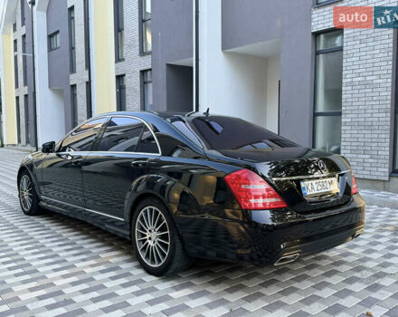 Черный Мерседес С Класс, объемом двигателя 5.46 л и пробегом 301 тыс. км за 13000 $, фото 9 на Automoto.ua
