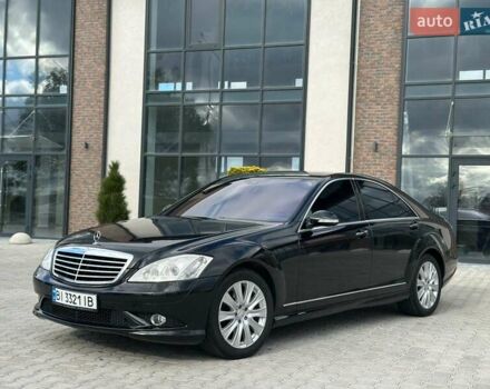 Черный Мерседес С Класс, объемом двигателя 5.5 л и пробегом 299 тыс. км за 9500 $, фото 1 на Automoto.ua