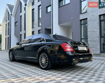 Черный Мерседес С Класс, объемом двигателя 5.46 л и пробегом 301 тыс. км за 13000 $, фото 8 на Automoto.ua