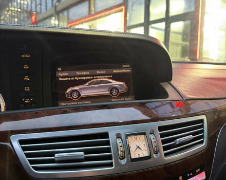 Чорний Мерседес С Клас, об'ємом двигуна 5.5 л та пробігом 330 тис. км за 7350 $, фото 19 на Automoto.ua