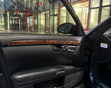 Чорний Мерседес С Клас, об'ємом двигуна 5.5 л та пробігом 330 тис. км за 7350 $, фото 13 на Automoto.ua