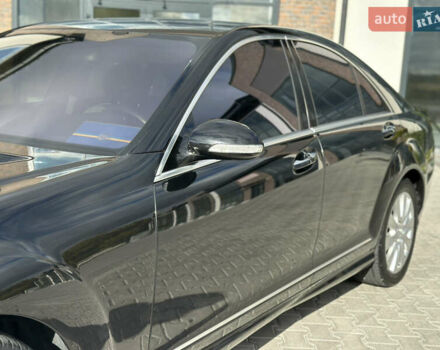 Черный Мерседес С Класс, объемом двигателя 5.5 л и пробегом 299 тыс. км за 9500 $, фото 7 на Automoto.ua