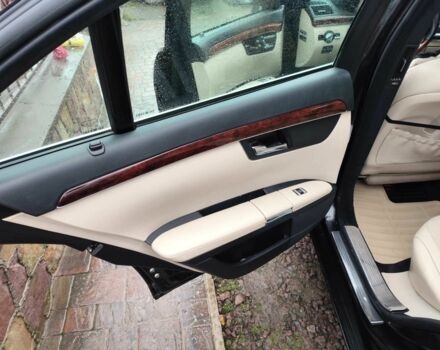 Чорний Мерседес С Клас, об'ємом двигуна 3.5 л та пробігом 207 тис. км за 8999 $, фото 4 на Automoto.ua