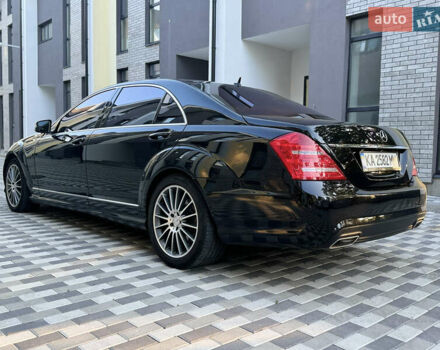 Черный Мерседес С Класс, объемом двигателя 5.46 л и пробегом 301 тыс. км за 13000 $, фото 7 на Automoto.ua