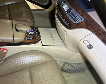 Черный Мерседес С Класс, объемом двигателя 5.46 л и пробегом 301 тыс. км за 13000 $, фото 18 на Automoto.ua