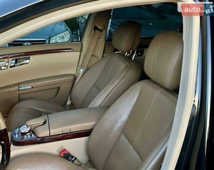 Черный Мерседес С Класс, объемом двигателя 5.46 л и пробегом 301 тыс. км за 13000 $, фото 23 на Automoto.ua