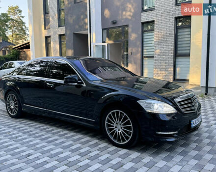 Черный Мерседес С Класс, объемом двигателя 5.46 л и пробегом 301 тыс. км за 13000 $, фото 2 на Automoto.ua