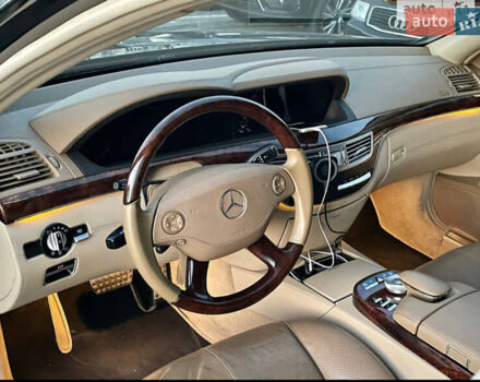 Черный Мерседес С Класс, объемом двигателя 5.46 л и пробегом 301 тыс. км за 13000 $, фото 22 на Automoto.ua