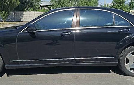 Чорний Мерседес С Клас, об'ємом двигуна 5.5 л та пробігом 298 тис. км за 11999 $, фото 4 на Automoto.ua