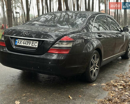 Черный Мерседес С Класс, объемом двигателя 3.5 л и пробегом 300 тыс. км за 6999 $, фото 5 на Automoto.ua