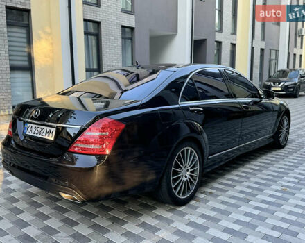 Черный Мерседес С Класс, объемом двигателя 5.46 л и пробегом 301 тыс. км за 13000 $, фото 12 на Automoto.ua