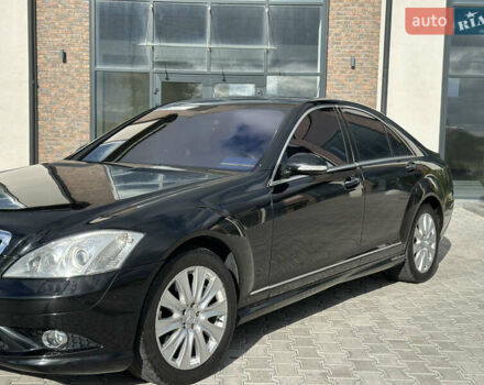 Черный Мерседес С Класс, объемом двигателя 5.5 л и пробегом 299 тыс. км за 9500 $, фото 5 на Automoto.ua