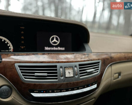 Черный Мерседес С Класс, объемом двигателя 3.5 л и пробегом 300 тыс. км за 6999 $, фото 13 на Automoto.ua