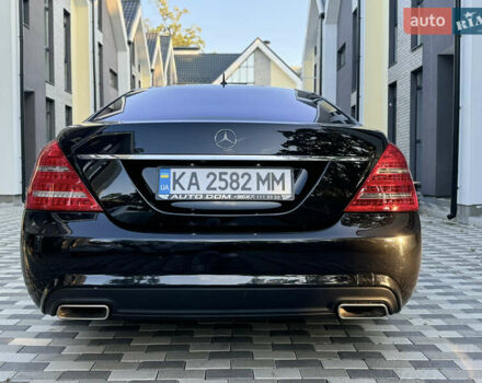 Черный Мерседес С Класс, объемом двигателя 5.46 л и пробегом 301 тыс. км за 13000 $, фото 13 на Automoto.ua