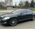 Чорний Мерседес С Клас, об'ємом двигуна 5.5 л та пробігом 271 тис. км за 10025 $, фото 6 на Automoto.ua