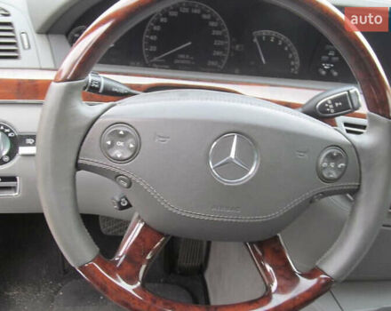 Чорний Мерседес С Клас, об'ємом двигуна 5.5 л та пробігом 298 тис. км за 11999 $, фото 9 на Automoto.ua