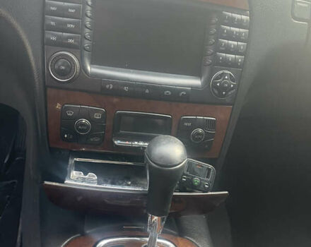 Черный Мерседес С Класс, объемом двигателя 3.72 л и пробегом 313 тыс. км за 4900 $, фото 12 на Automoto.ua