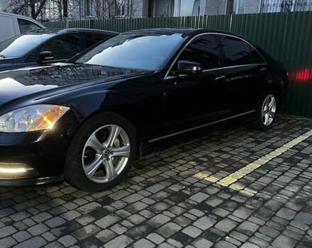Чорний Мерседес С Клас, об'ємом двигуна 5.5 л та пробігом 298 тис. км за 11999 $, фото 1 на Automoto.ua