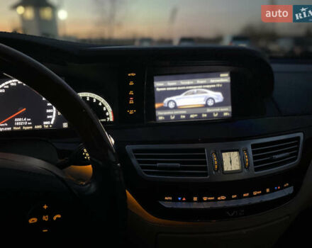 Черный Мерседес С Класс, объемом двигателя 5.51 л и пробегом 215 тыс. км за 12499 $, фото 94 на Automoto.ua