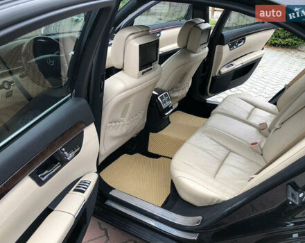 Черный Мерседес С Класс, объемом двигателя 3.5 л и пробегом 390 тыс. км за 11500 $, фото 27 на Automoto.ua