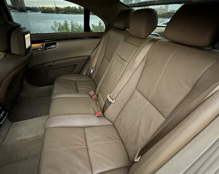 Чорний Мерседес С Клас, об'ємом двигуна 5 л та пробігом 229 тис. км за 8700 $, фото 26 на Automoto.ua