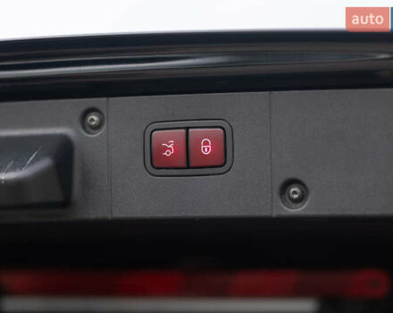 Черный Мерседес С Класс, объемом двигателя 5.46 л и пробегом 189 тыс. км за 16400 $, фото 50 на Automoto.ua