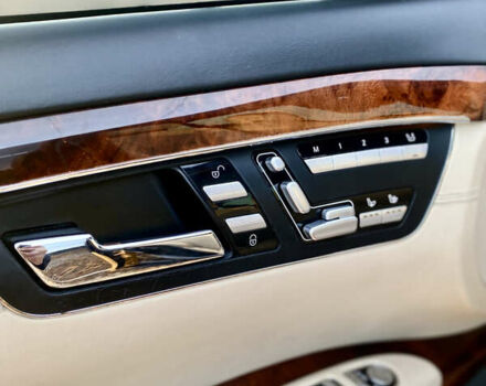 Черный Мерседес С Класс, объемом двигателя 5.51 л и пробегом 215 тыс. км за 12499 $, фото 31 на Automoto.ua