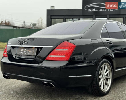Чорний Мерседес С Клас, об'ємом двигуна 5.51 л та пробігом 193 тис. км за 12700 $, фото 15 на Automoto.ua