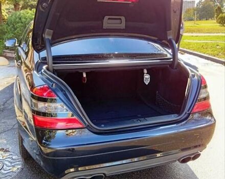 Чорний Мерседес С Клас, об'ємом двигуна 5.5 л та пробігом 235 тис. км за 10999 $, фото 17 на Automoto.ua