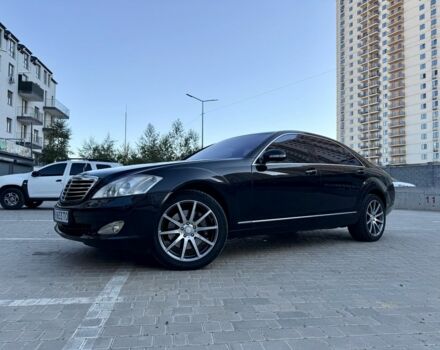Мерседес С Класс 2006 в Одессе на Automoto.ua Черный Мерседес С Класс, объемом двигателя 5.5 л и пробегом 100 тыс. км за 10200 $, фото 1 на Automoto.ua