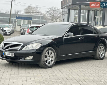 Черный Мерседес С Класс, объемом двигателя 5.44 л и пробегом 227 тыс. км за 11000 $, фото 5 на Automoto.ua