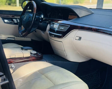 Мерседес С Класс 2006 в Кропивницком (Кировограде) на Automoto.ua Черный Мерседес С Класс, объемом двигателя 5.5 л и пробегом 281 тыс. км за 9999 $, фото 10 на Automoto.ua