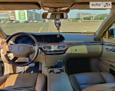 Черный Мерседес С Класс, объемом двигателя 5.5 л и пробегом 252 тыс. км за 11700 $, фото 38 на Automoto.ua