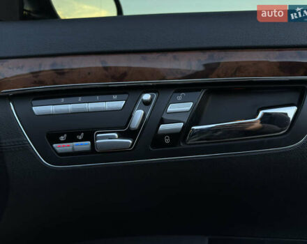 Чорний Мерседес С Клас, об'ємом двигуна 5.46 л та пробігом 224 тис. км за 11200 $, фото 19 на Automoto.ua