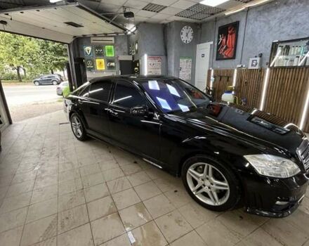 Чорний Мерседес С Клас, об'ємом двигуна 5.46 л та пробігом 320 тис. км за 11900 $, фото 1 на Automoto.ua