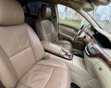 Черный Мерседес С Класс, объемом двигателя 5.46 л и пробегом 241 тыс. км за 5999 $, фото 23 на Automoto.ua