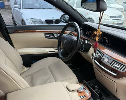 Черный Мерседес С Класс, объемом двигателя 3.5 л и пробегом 395 тыс. км за 8500 $, фото 11 на Automoto.ua