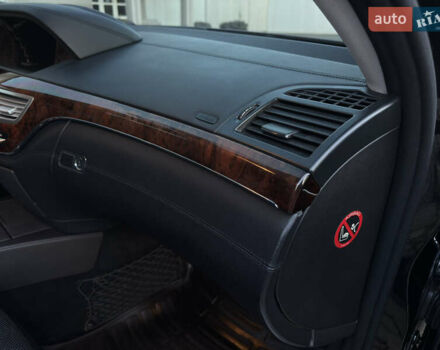 Чорний Мерседес С Клас, об'ємом двигуна 5.46 л та пробігом 224 тис. км за 11200 $, фото 5 на Automoto.ua