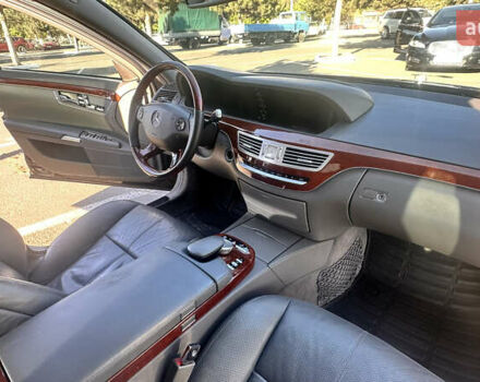 Черный Мерседес С Класс, объемом двигателя 3.5 л и пробегом 196 тыс. км за 9200 $, фото 26 на Automoto.ua