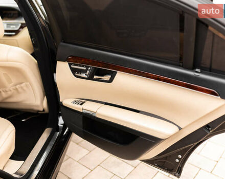 Черный Мерседес С Класс, объемом двигателя 5.46 л и пробегом 189 тыс. км за 16400 $, фото 48 на Automoto.ua