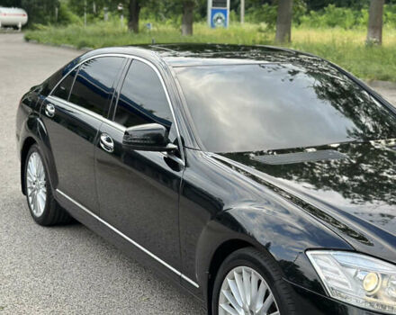 Черный Мерседес С Класс, объемом двигателя 3.5 л и пробегом 265 тыс. км за 11900 $, фото 4 на Automoto.ua