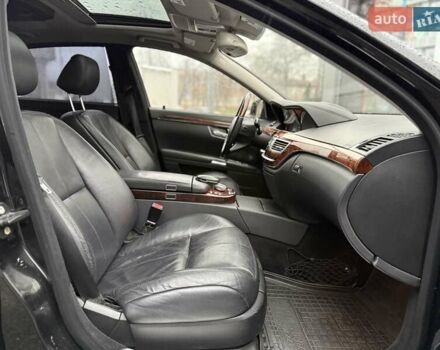 Черный Мерседес С Класс, объемом двигателя 5.4 л и пробегом 425 тыс. км за 11500 $, фото 11 на Automoto.ua