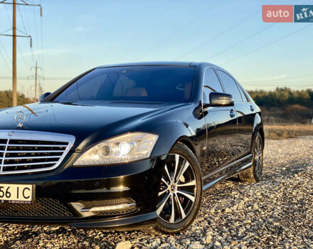 Черный Мерседес С Класс, объемом двигателя 5.51 л и пробегом 215 тыс. км за 12499 $, фото 2 на Automoto.ua