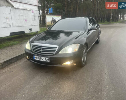 Черный Мерседес С Класс, объемом двигателя 3.5 л и пробегом 246 тыс. км за 11500 $, фото 2 на Automoto.ua