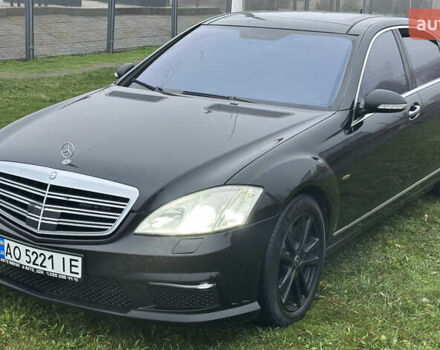Черный Мерседес С Класс, объемом двигателя 5.46 л и пробегом 297 тыс. км за 9700 $, фото 2 на Automoto.ua