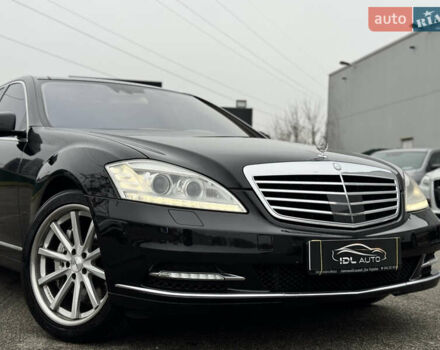 Чорний Мерседес С Клас, об'ємом двигуна 5.51 л та пробігом 193 тис. км за 12700 $, фото 9 на Automoto.ua