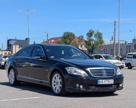 Черный Мерседес С Класс, объемом двигателя 5.5 л и пробегом 217 тыс. км за 10999 $, фото 1 на Automoto.ua
